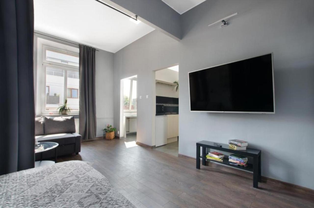 Piekarnia Apartamenty Manufaktura, Parking, Dostep Na Kod, Klima, 1-3 Pokoje, Prywatna Kamienica Лодзь Екстер'єр фото