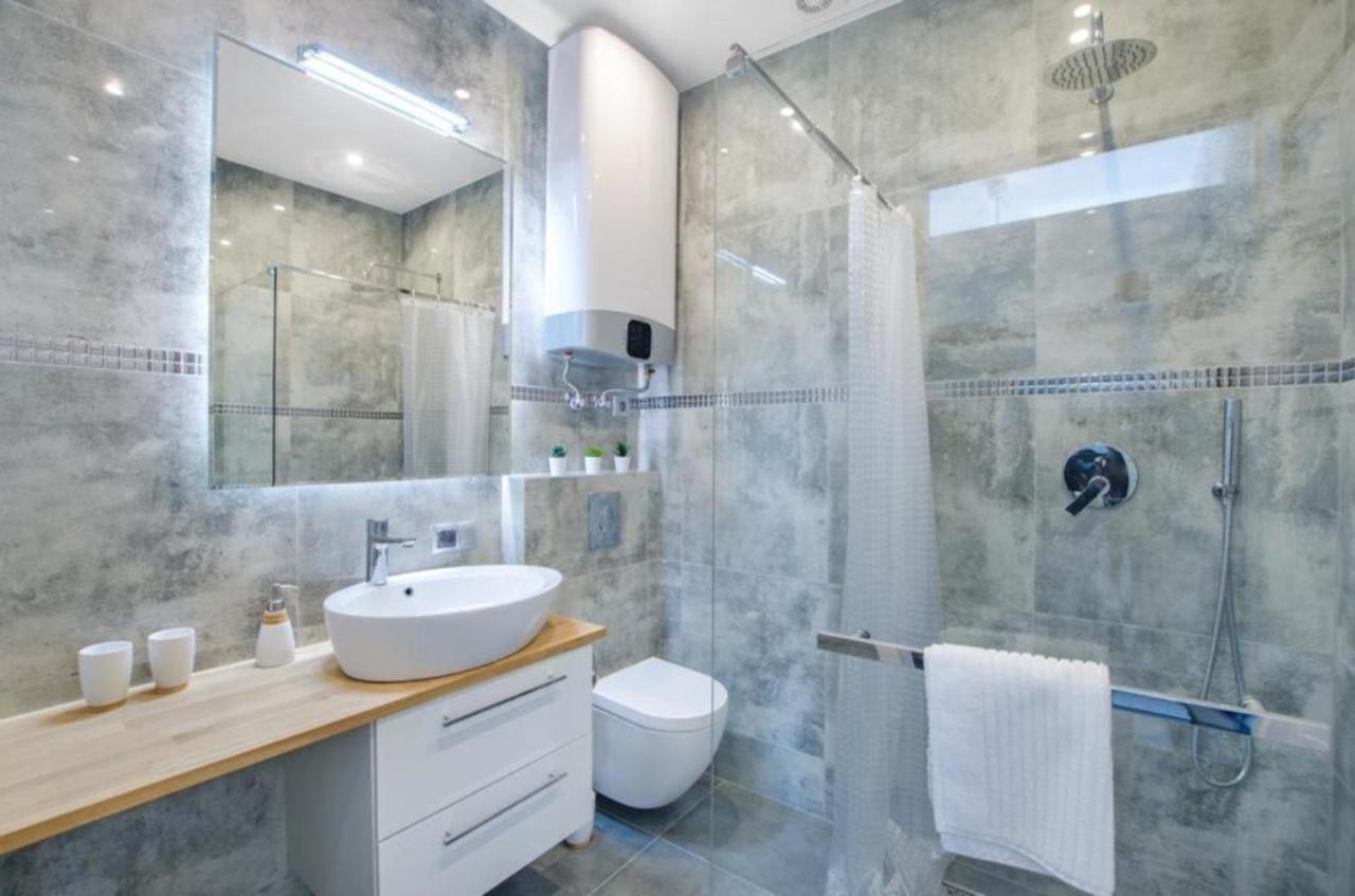 Piekarnia Apartamenty Manufaktura, Parking, Dostep Na Kod, Klima, 1-3 Pokoje, Prywatna Kamienica Лодзь Екстер'єр фото