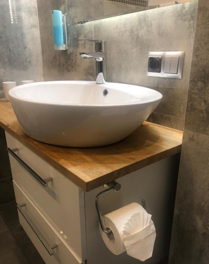 Piekarnia Apartamenty Manufaktura, Parking, Dostep Na Kod, Klima, 1-3 Pokoje, Prywatna Kamienica Лодзь Екстер'єр фото