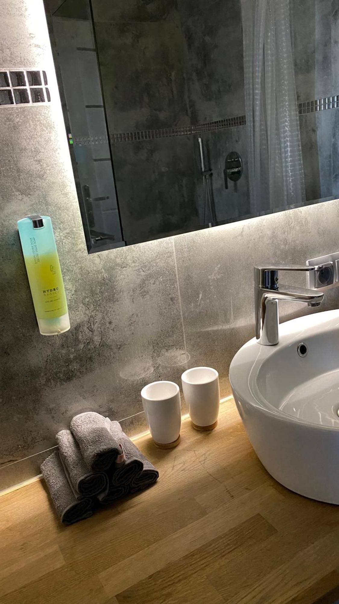 Piekarnia Apartamenty Manufaktura, Parking, Dostep Na Kod, Klima, 1-3 Pokoje, Prywatna Kamienica Лодзь Екстер'єр фото